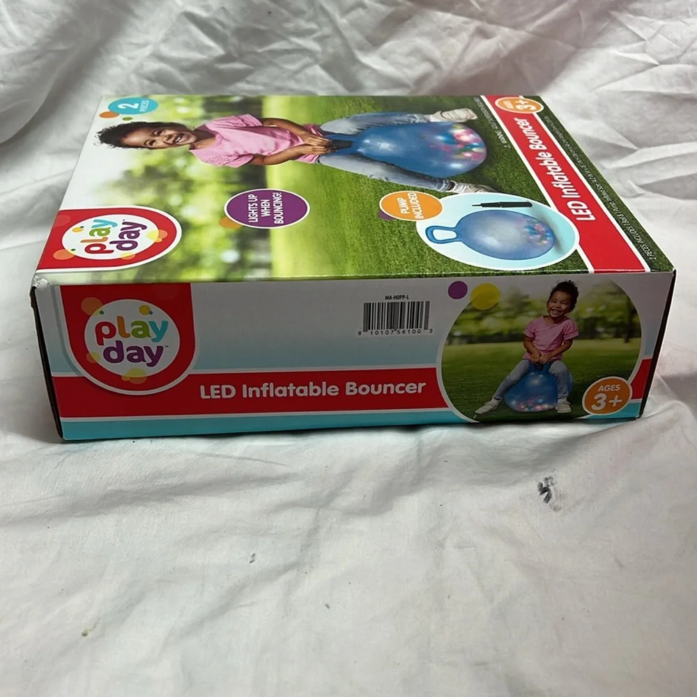Bouncer ball light up with pump